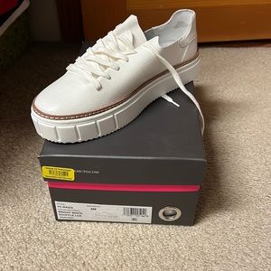 NIB Vince Camuto leather shoe